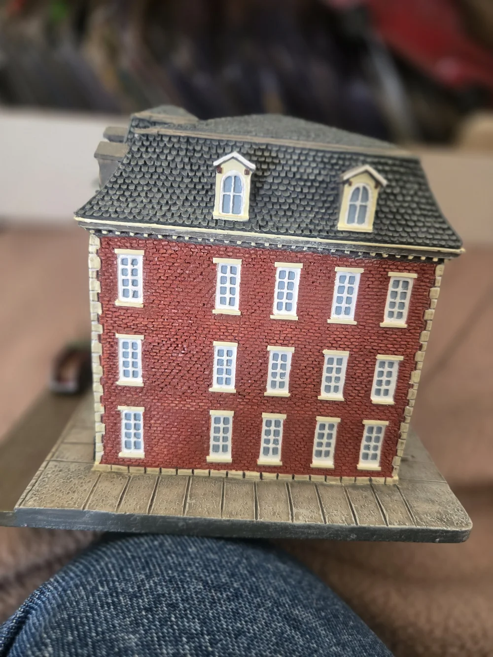 Danbury Mint detailed danbury